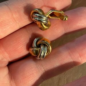 Cufflink “silver & gold knot”